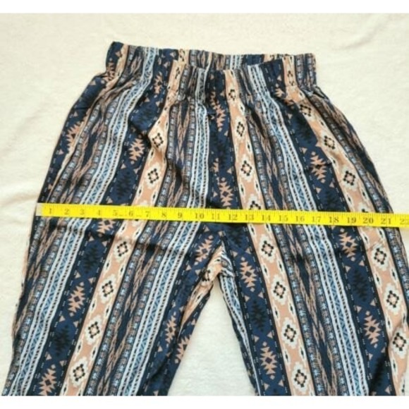 Women's pants size large in Aztec print elastic waistband tapperd leg Brand New - Picture 3 of 7